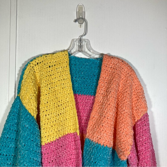 Chunky Oversized Trendy color-block crochet cardigan sweater. Plus Size. - Picture 5 of 8